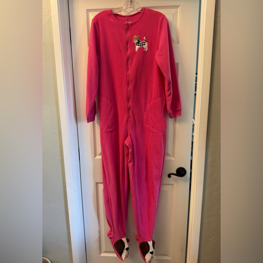 Nick & Nora Pink Fleece Women’s Footie Pajamas size Medium